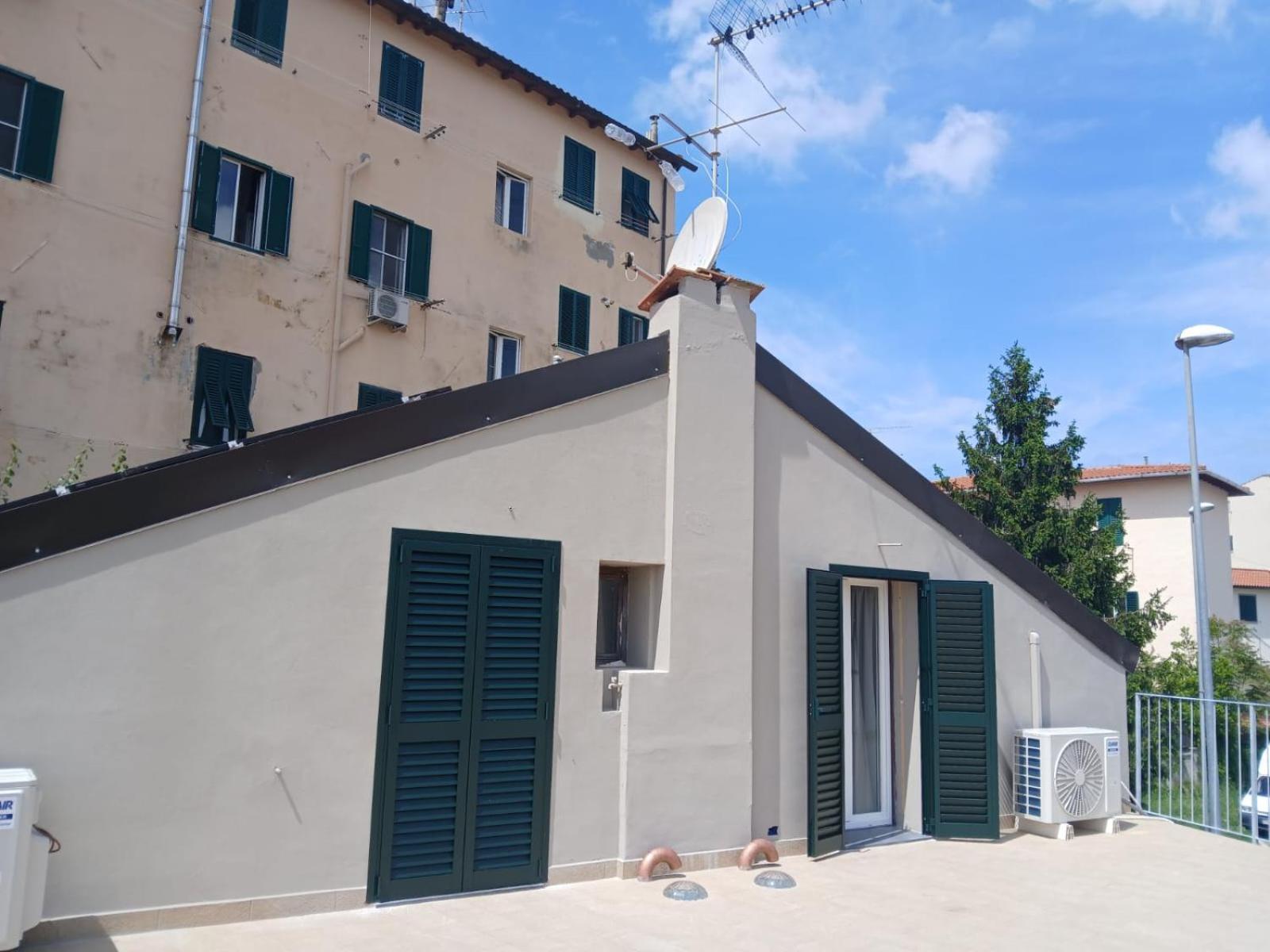 Casa N 1 Con Parcheggio Privato E Colonnina Ricarica Apartman Livorno Kültér fotó