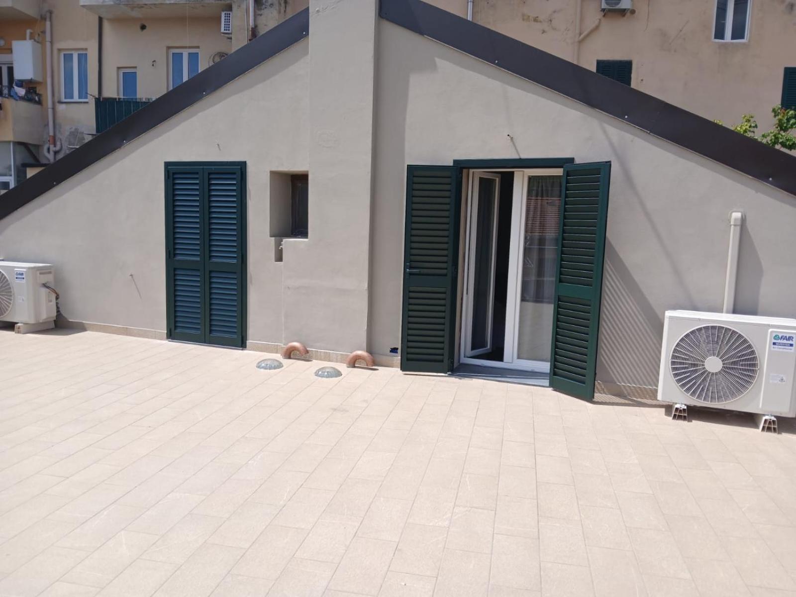Casa N 1 Con Parcheggio Privato E Colonnina Ricarica Apartman Livorno Kültér fotó